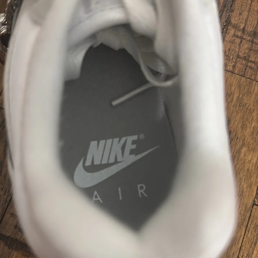 Nike Air Max 1 ’87 Smoke Grey White Sneakers Women’s Classic Retro NWT 7.5